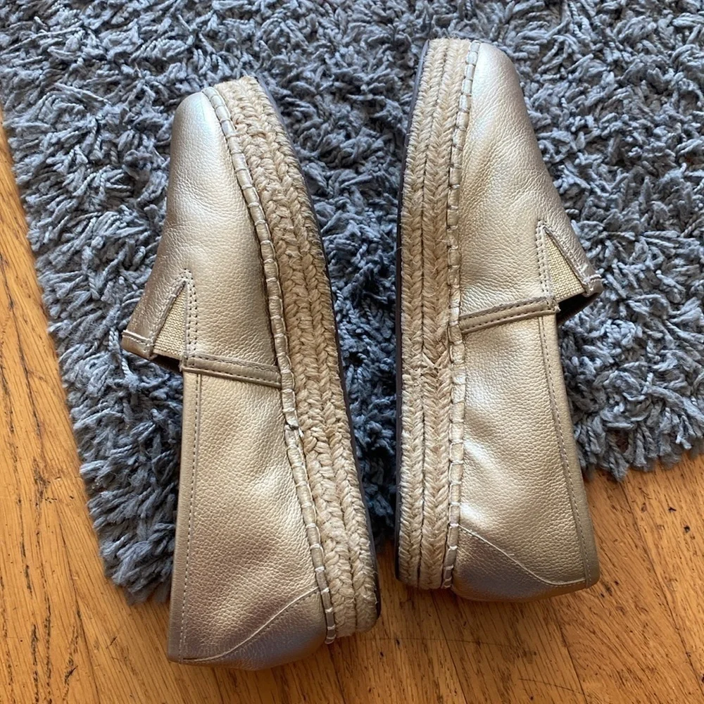 Chocolat Blu Shoes Womens Espadrille Slip On Flats Gold Faux Leather Casual 37